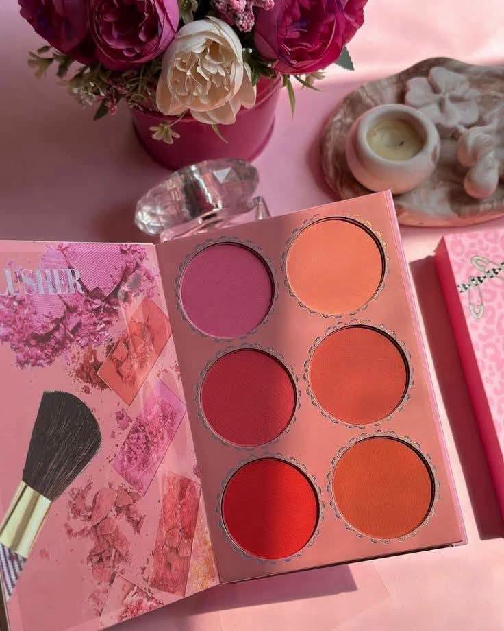 Pink All-in-One Book with Makeup Palette image 4